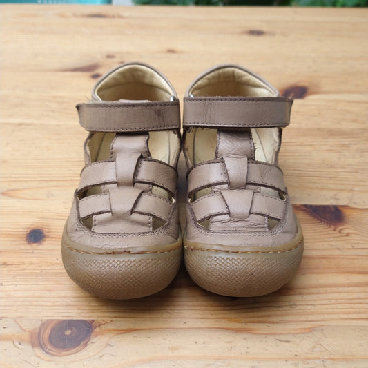 Naturino leather sandals in taupe - size 24