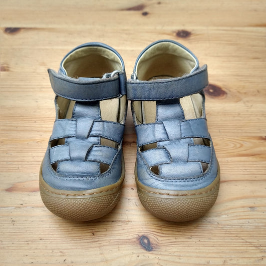 Naturino leather sandals in pale blue - size 24