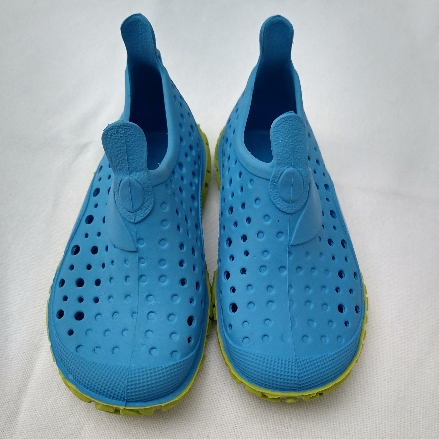 Speedo water shoes - size 23