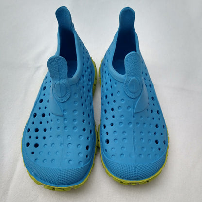 Speedo water shoes - size 23