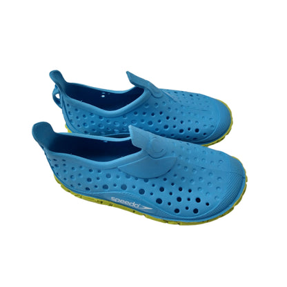 Speedo water shoes - size 23